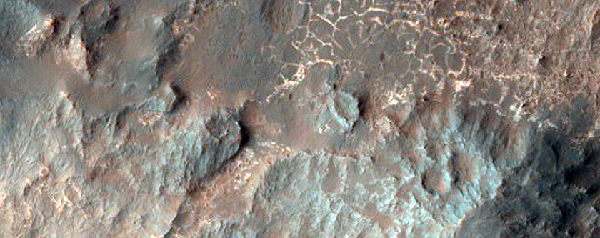 Light-Toned Fractures in Uzboi Vallis