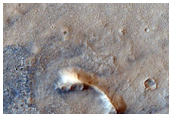 Freta inversa in Antoniadi cratere