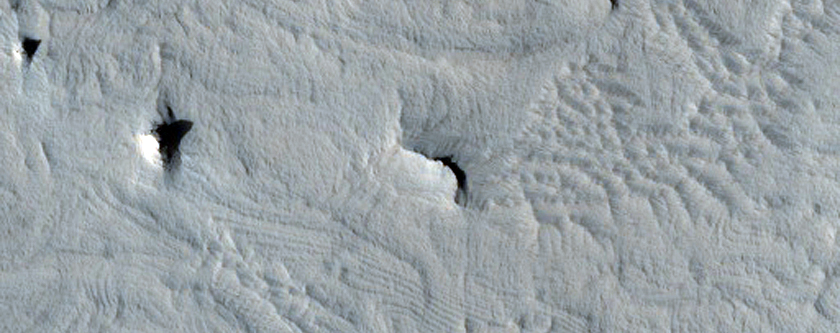 Bedding Features on Mound in Crater in Southern Arabia Terra