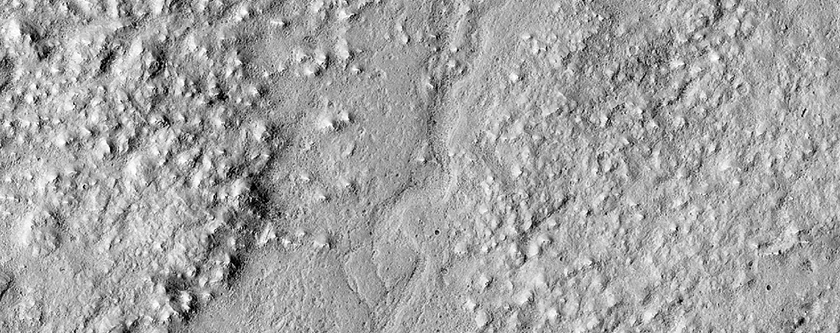 Fine Channels in Valley between Knobs in CTX Image