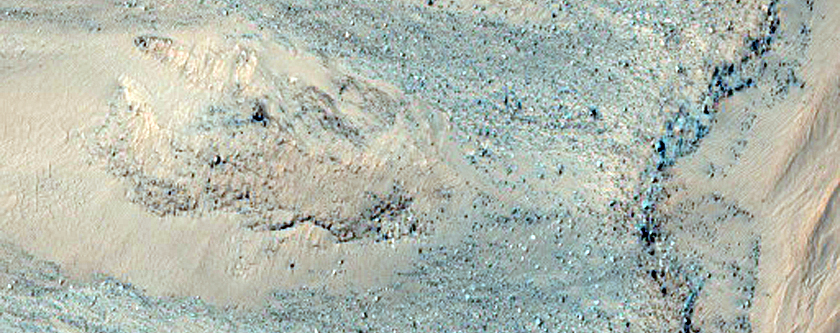 Gullies and Bedrock on East Side of Maunder Crater