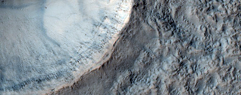 Well-Preserved 1-Kilometer Impact Crater
