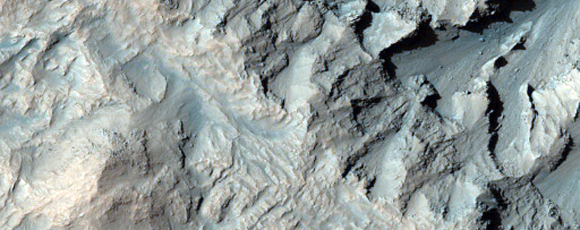 Склоны кратера Rabe