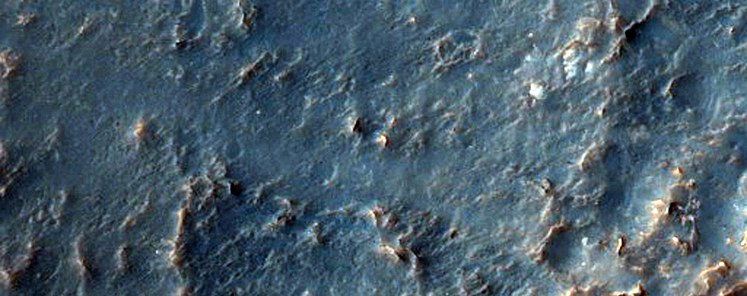 Eminentia in medio cratere ictu effecto