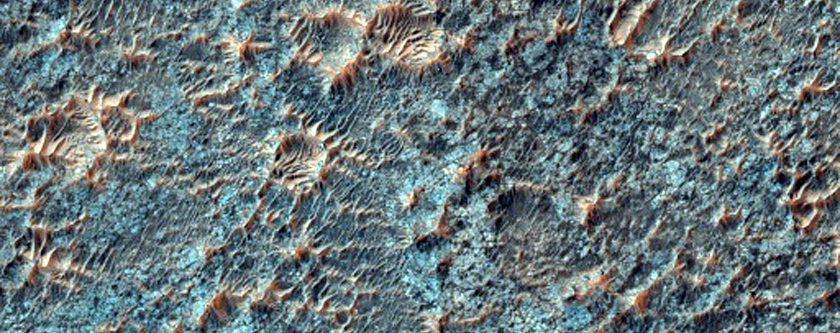 Steniga avlagringar p kraterbotten