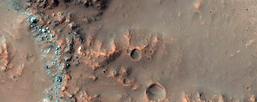Well-Preserved Crater in Tyrrhena Terra