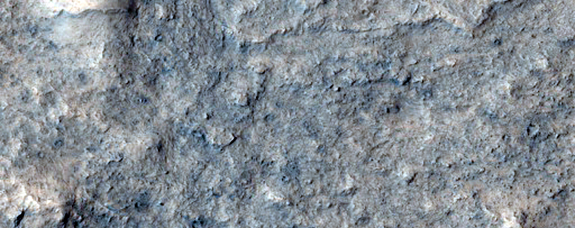 Boundary between Sabrina Vallis and Hypanis Valles Basins