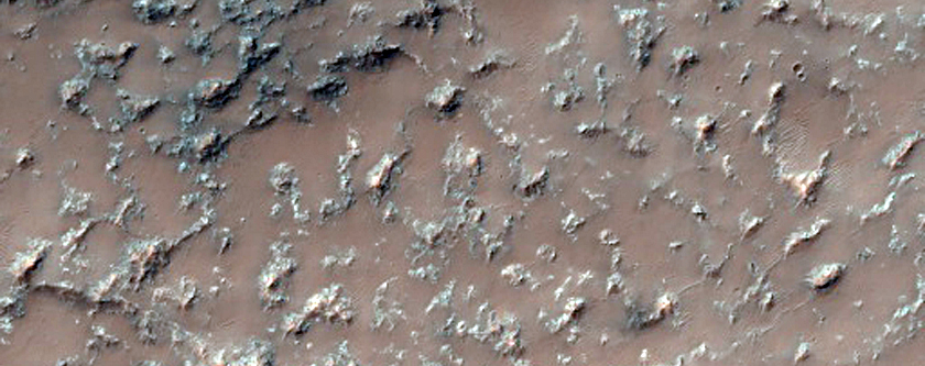 Narrow Ridges in Huygens Crater