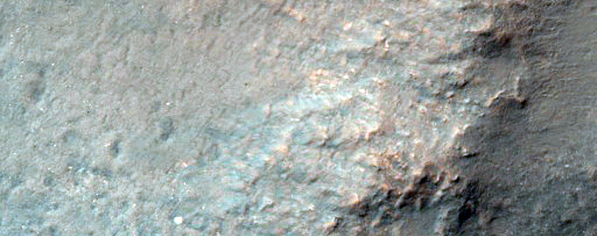 Central Mound of Crater in Tyrrhena Terra