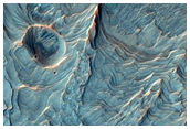 Prchtige Grundgesteinschichten am Boden eines Kraters nrdlich von Argyre Planitia