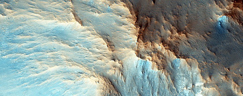 פסגה מרכזית של מכתש ״ברורי״ (Beruri Crater)
