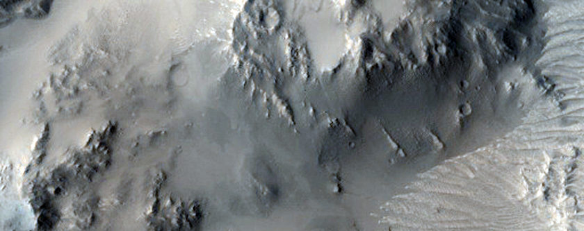 Well-Preserved 10-Kilometer Diameter Crater
