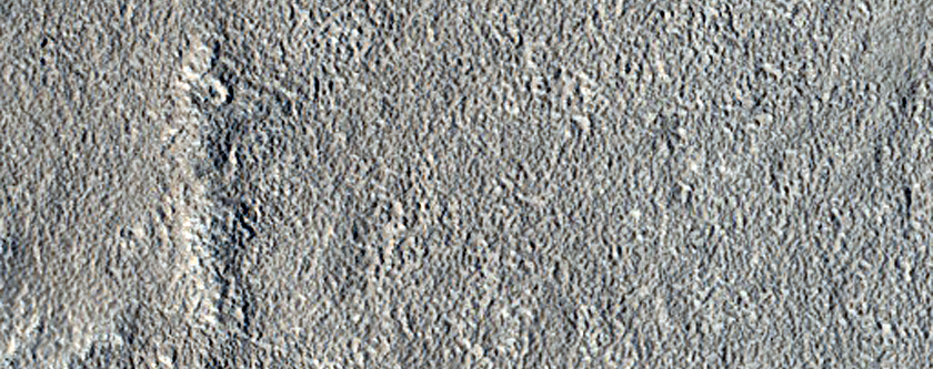 Flows on Fracture in Adamas Labyrinthus