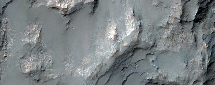 Dark Ridges over Light-Toned Substrate in Eridania Region
