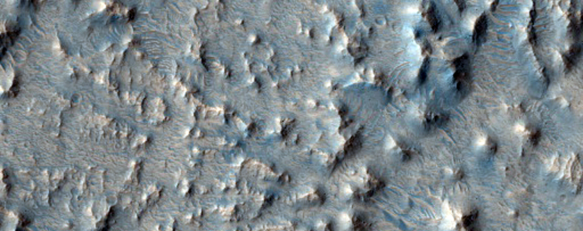 Fragmentation Blocks in Ejecta Flow of Santa Fe Crater
