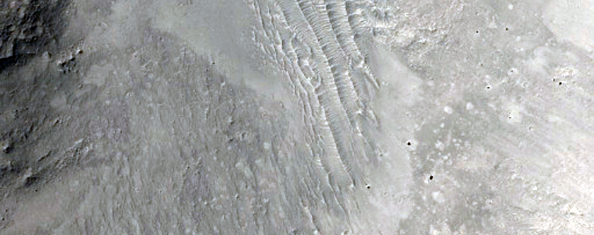 Well-Preserved 5-Kilometer Impact Crater North of Gale Crater
