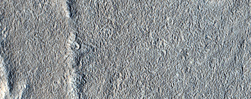 Flows on Fracture in Adamas Labyrinthus
