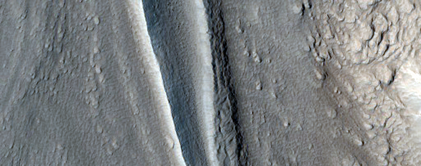 Flow Ridges in Valley in Protonilus Mensae
