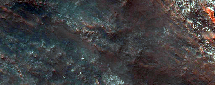 Central Peak of Impact Crater North of Hellas Planitia
