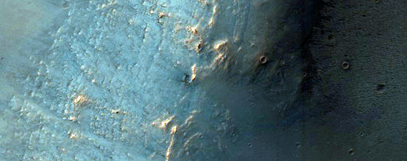Light-Toned Deposit in Noctis Labyrinthus Hills
