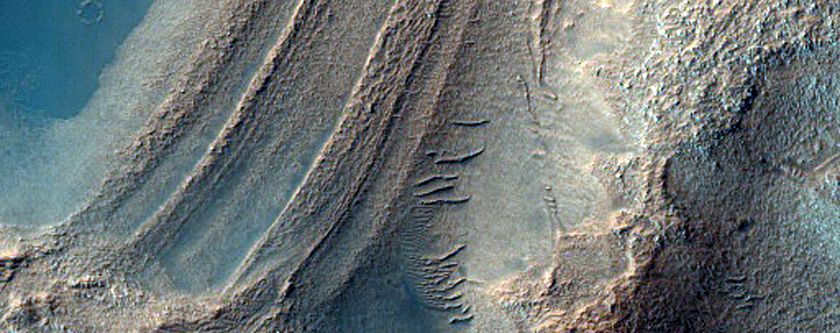 Reticulate Terrain in Northwest Hellas Planitia
