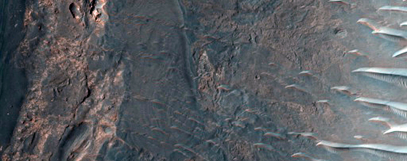 Light-Toned Materials Exposed along Noctis Labyrinthus Floor
