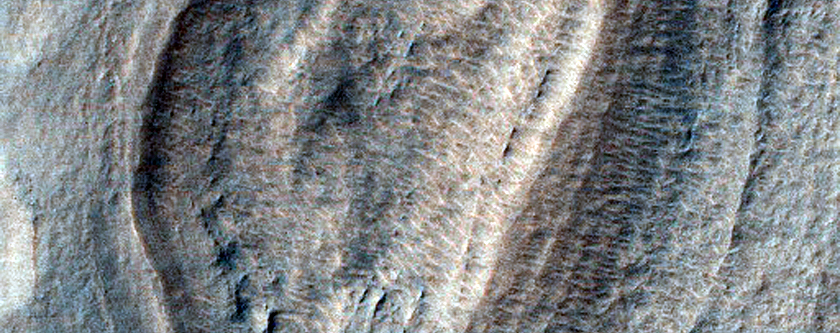 Ridges and Layers Near Harmakhis Vallis

