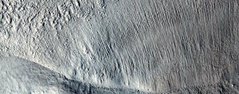 Impact Crater on Mound in Utopia Planitia
