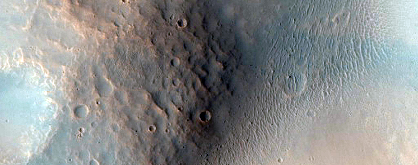 Krater op een plateau in Kasei Valles