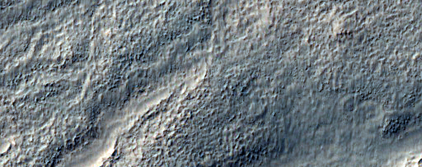 Kanały na obrzeżach krateru Hipparchus