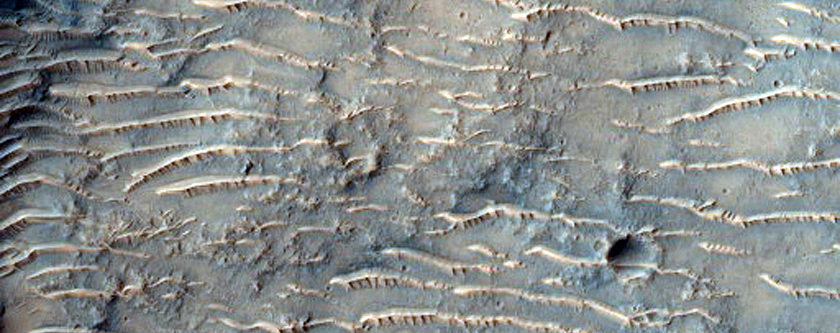 Layers Near Tinto Vallis
