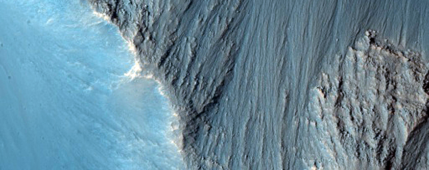 Steep Slopes of Hebes Chasma
