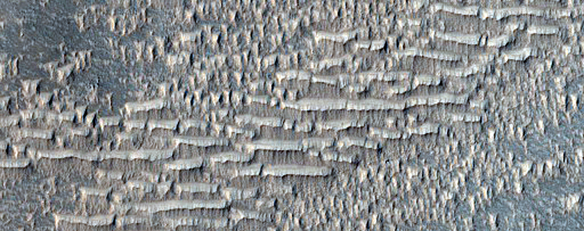 Bright Ridges in Syria Planum
