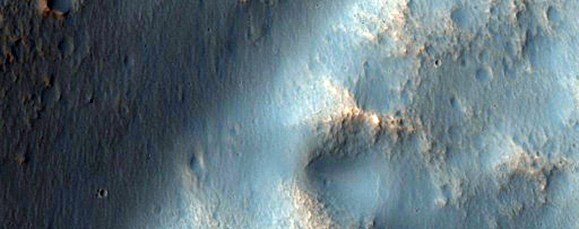 Gullies in Crater in Terra Sirenum
