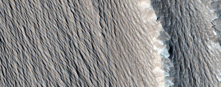 Streamlined Shapes in Labou Vallis

