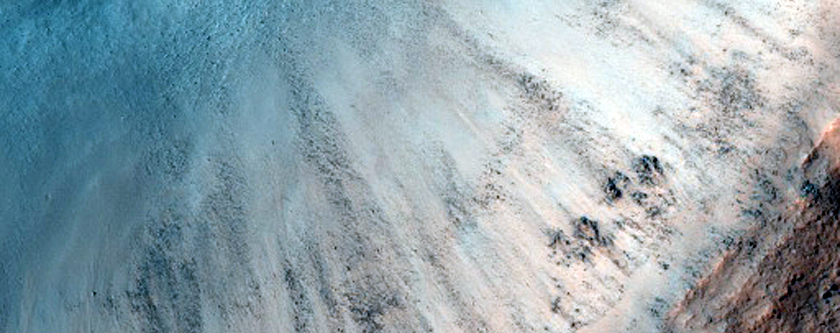 Well-Preserved 2-Kilometer Crater Over Bedrock
