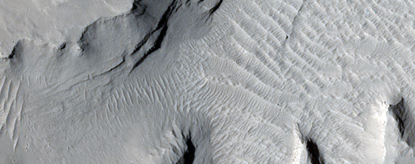 Layers in Low Spot in Aeolis Mensae
