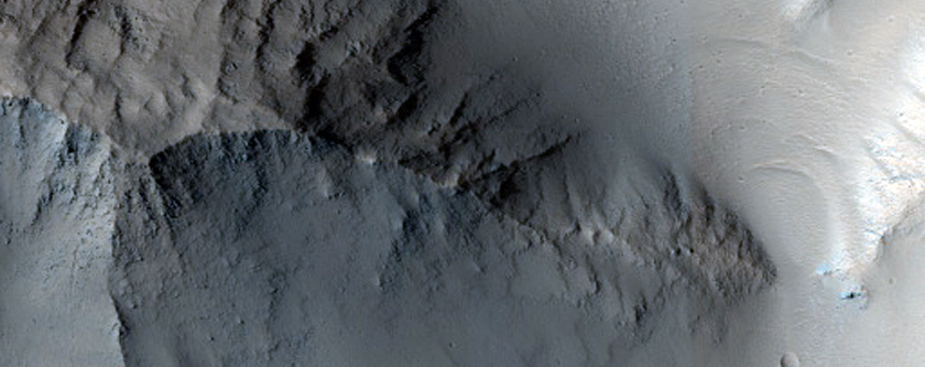 Ius Chasma Floor Traverse
