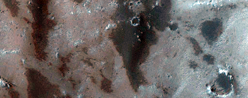 Dunes in Arabia Terra Crater
