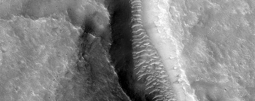 Channel Wall on Hadriaca Patera Flank
