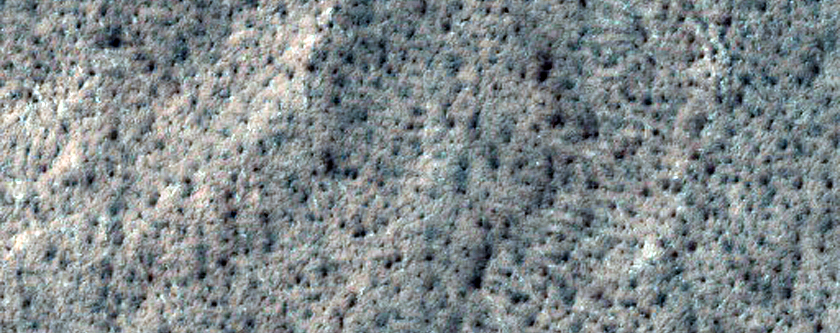 Layers in Mound in Rayleigh Crater
