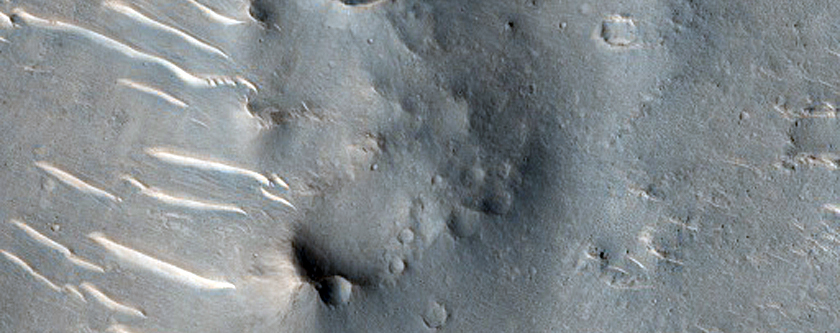 Cratered Ridge in Isidis Planitia