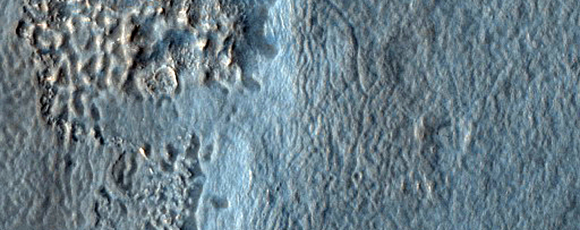 Upper Layer Eroding South of Reull Vallis
