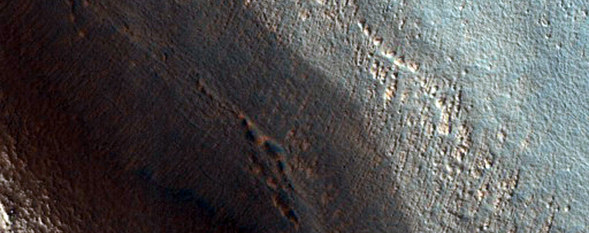 Layered Structure in Crater in Arabia Terra
