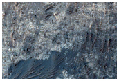 Light-Toned Materials in Ius Chasma
