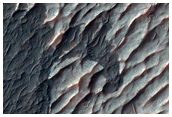 Klorider och sanddyner i Terra Sirenum