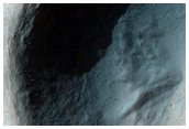 Krater mit steilen Abhngen