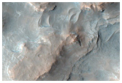 Layers in Terra Sirenum