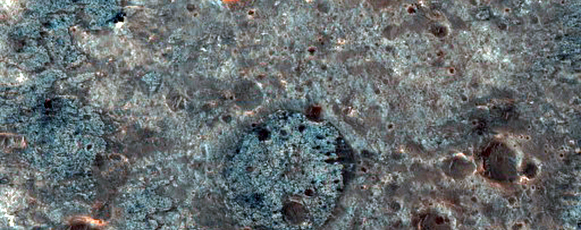 Le pianure verso nord di Coprates Chasma