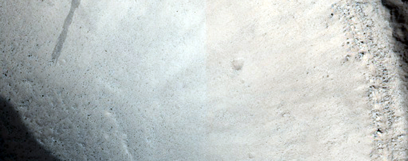 Bowl Shaped Crater in Kasei Valles
